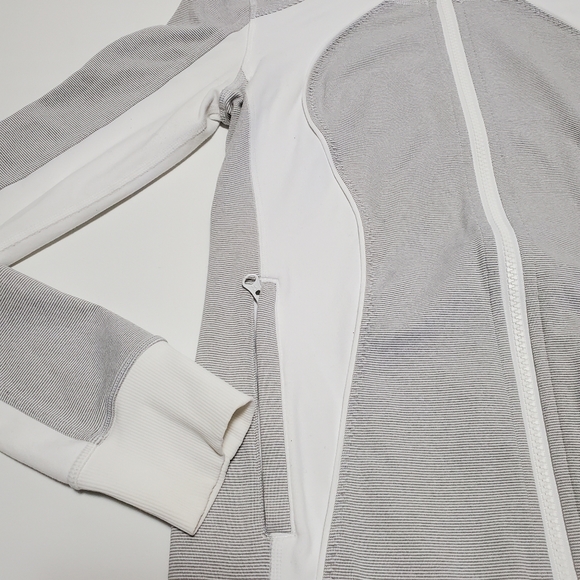 Lululemon Zip Up Jacket - Picture 4 of 7